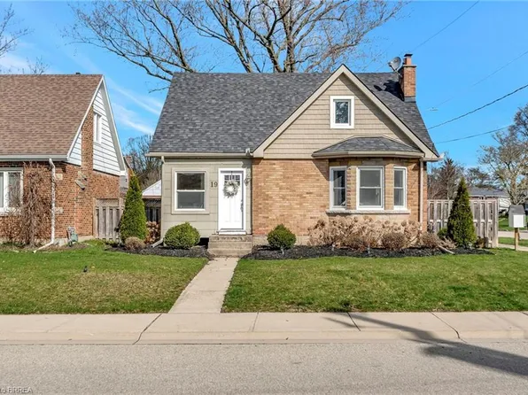 19 Elm St, Brantford, ON N3R 4T5