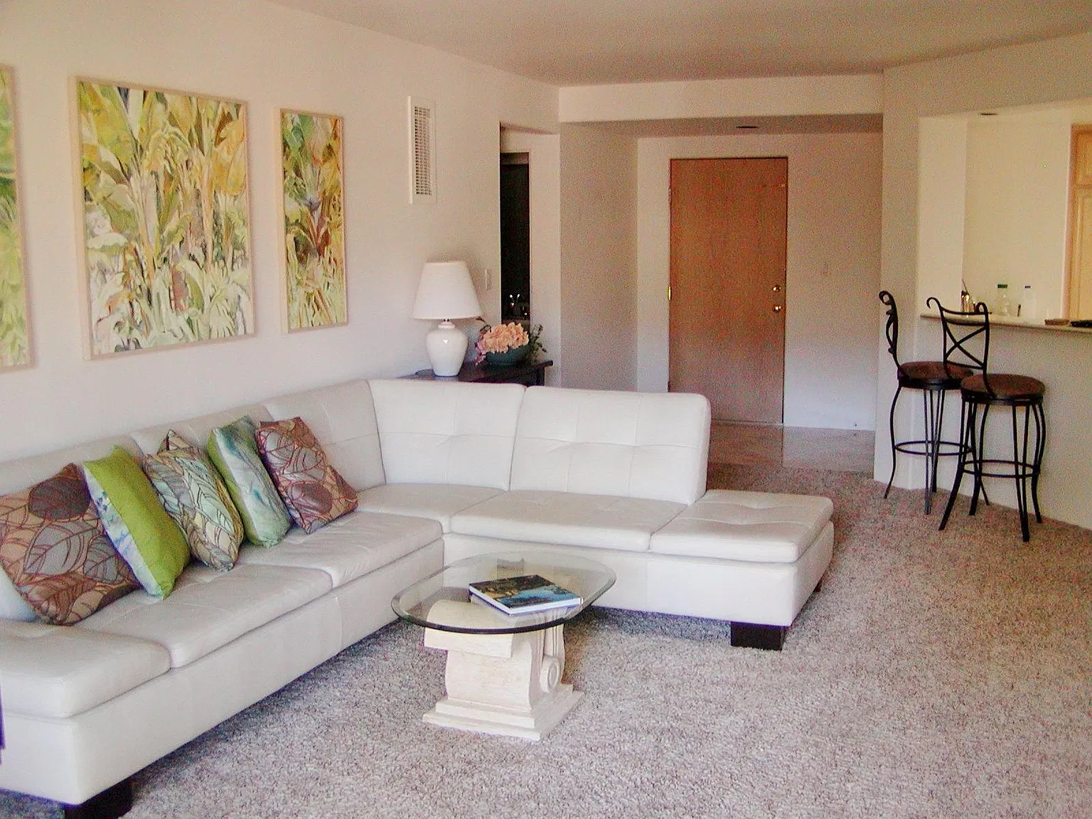 2 bed, 1360 sqft, $6,000 — Photo 3