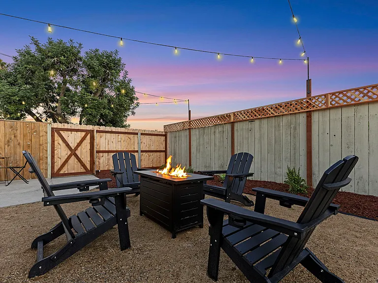 4440 Clairemont Dr — Photo 29