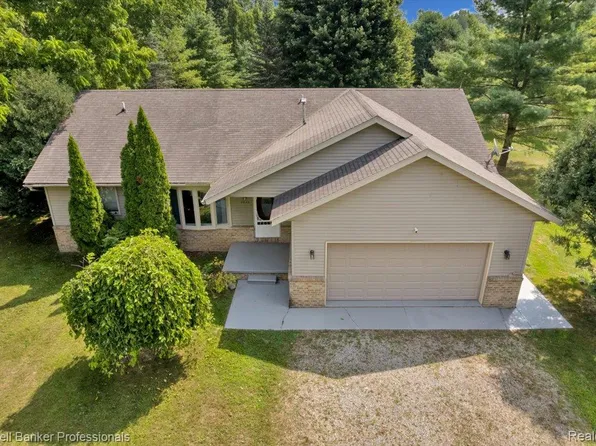 3443 Ivory Rd, Metamora, MI 48455