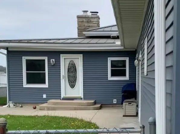 414 E Medusa St, Syracuse, IN 46567