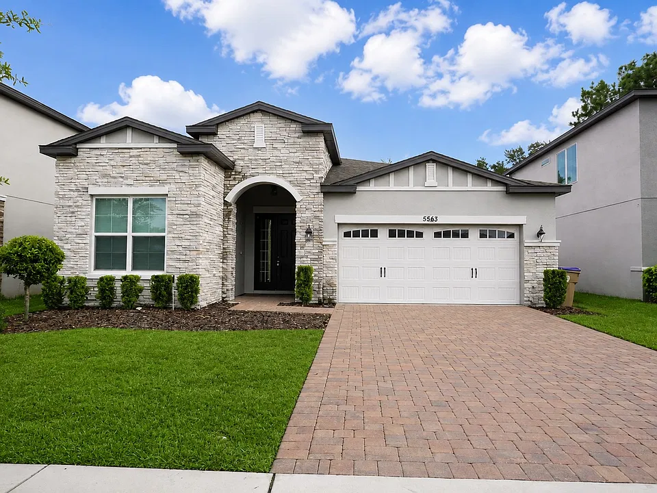 5563 Sabal Dr
