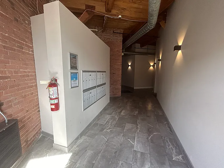 2820 Detroit Ave #101 — Photo 16