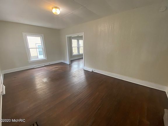 4th image of 615 Neland Ave SE