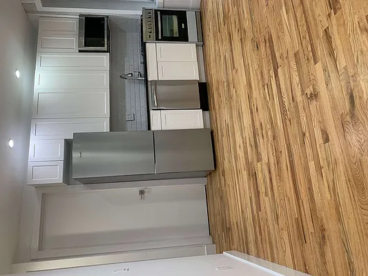 Rented by CITY SKYLINE REALTY INC | media 32