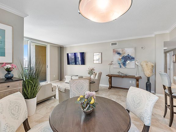 4th image of 403 S Sapodilla Avenue S #605