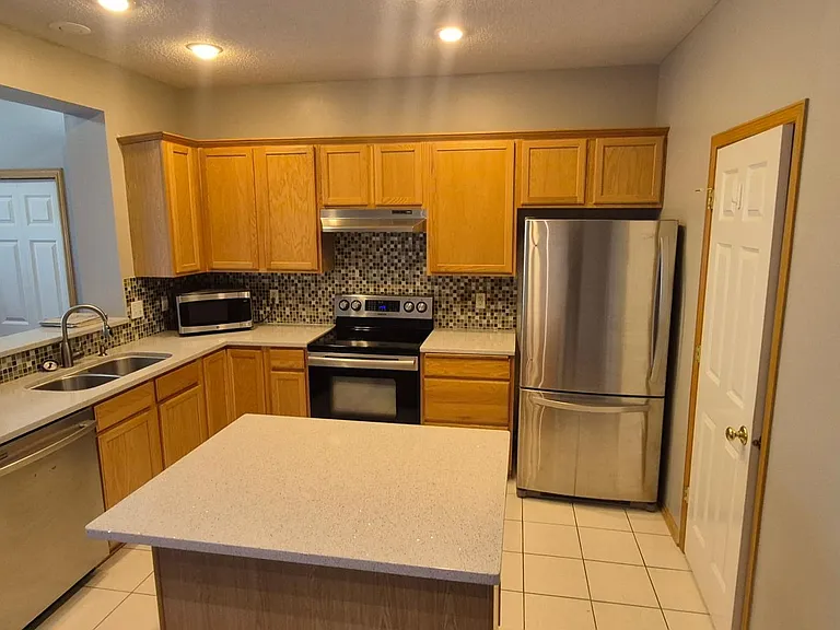 2453 Eagle Trace Ln — Photo 2