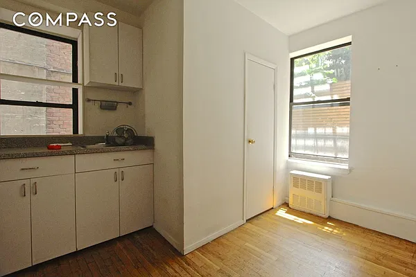 Rented by Compass | media 7