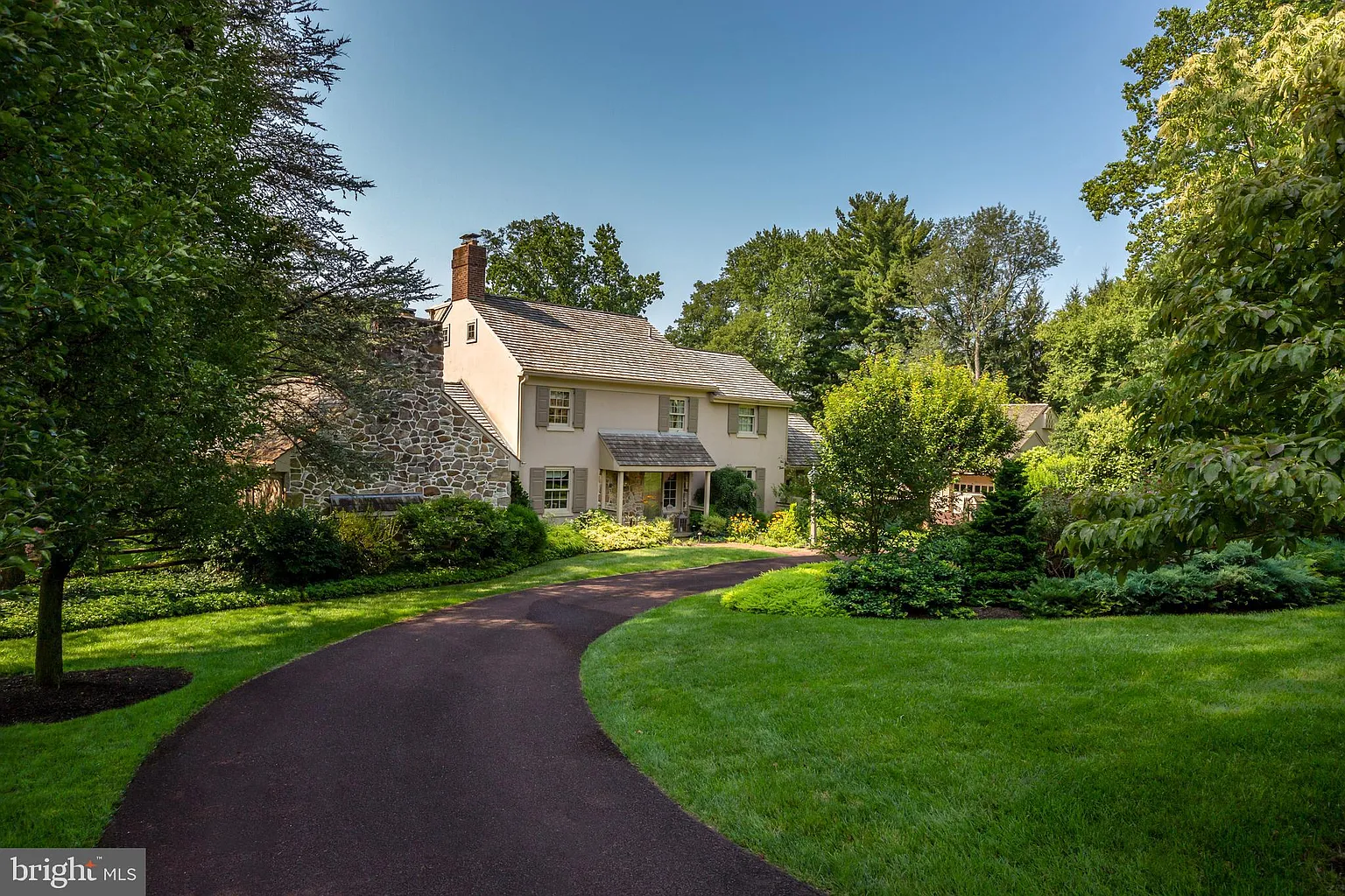 1329 Beaumont Dr photo 1
