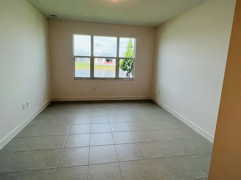 11664 SW River Crossing Pl — Photo 2