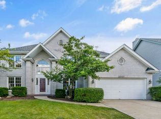 26W357 Thorngate Ln, Winfield, IL 60190