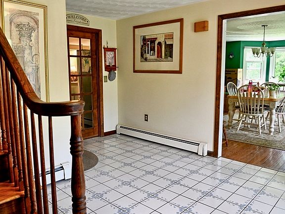 5th image of 14 Whitewood Rd