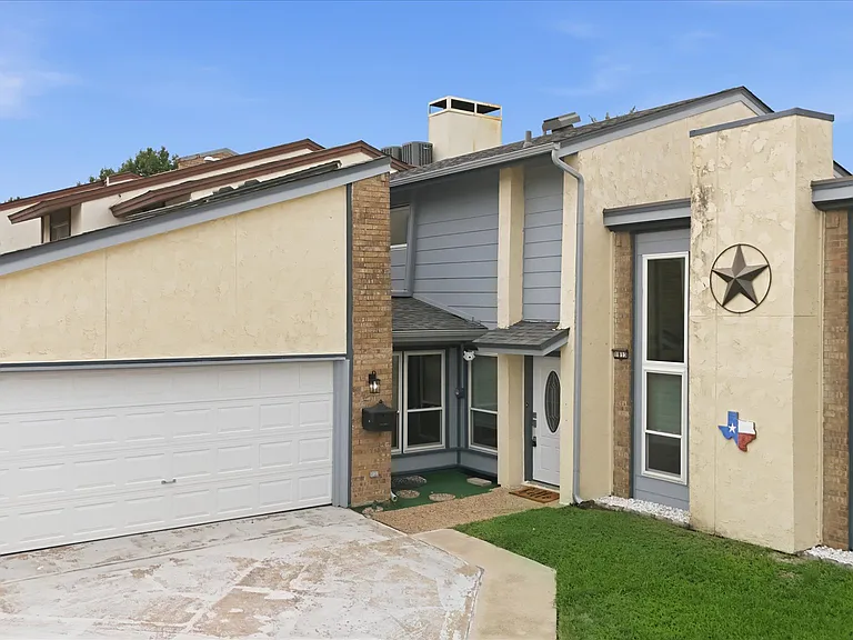 1813 Greenspring Cir — Photo 1