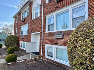 385 Woodhaven Rd APT 3, Pawtucket, RI 02861