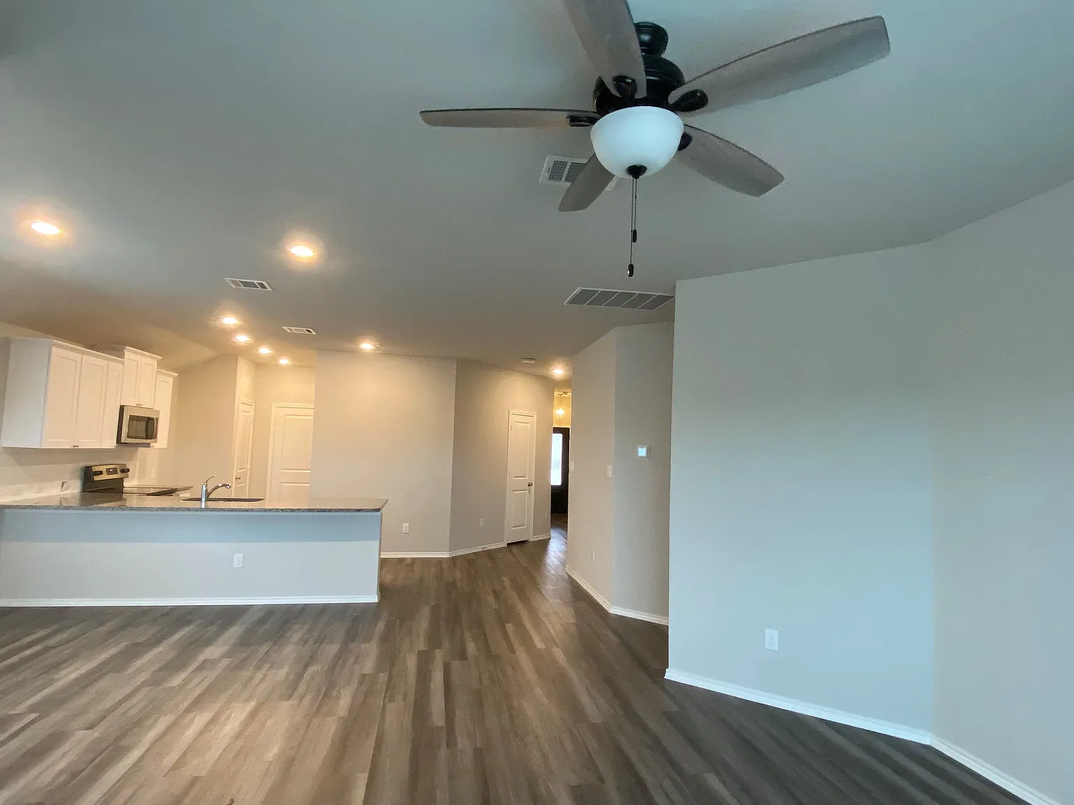 3 bed, 1458 sqft, $1,695 — Photo 4