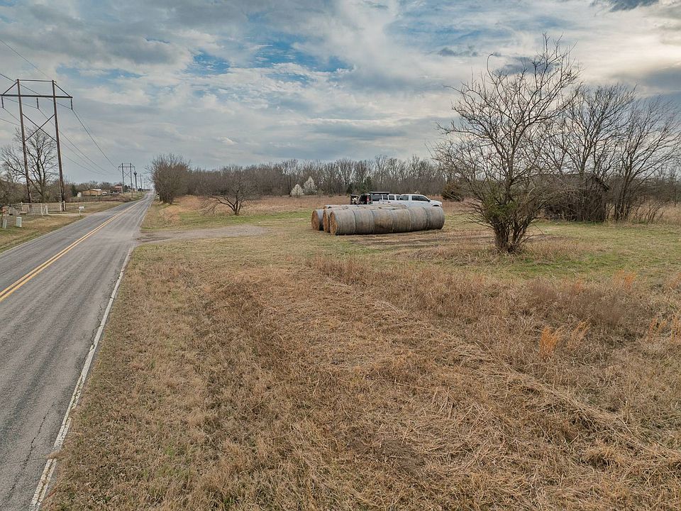 1st image of Willow St