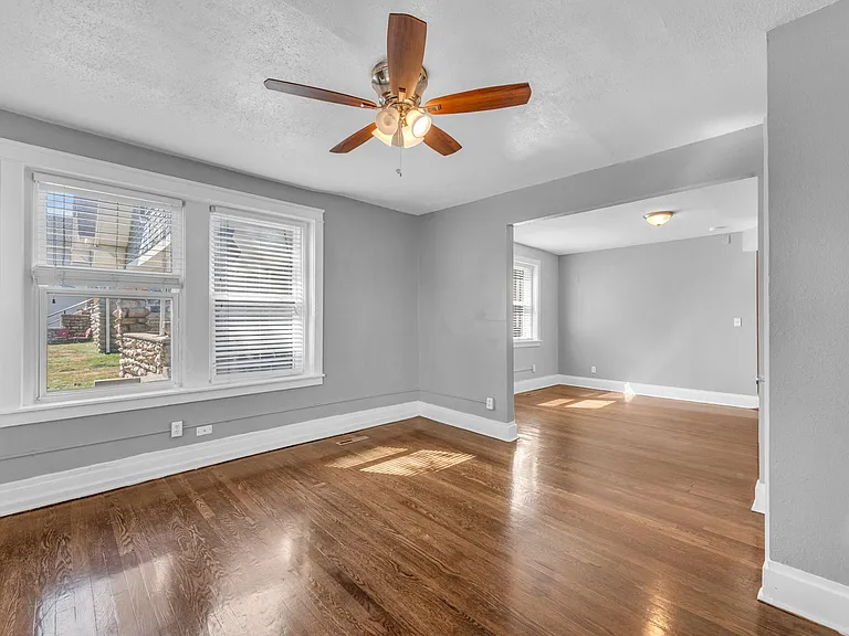 4226 Locust St — Photo 26