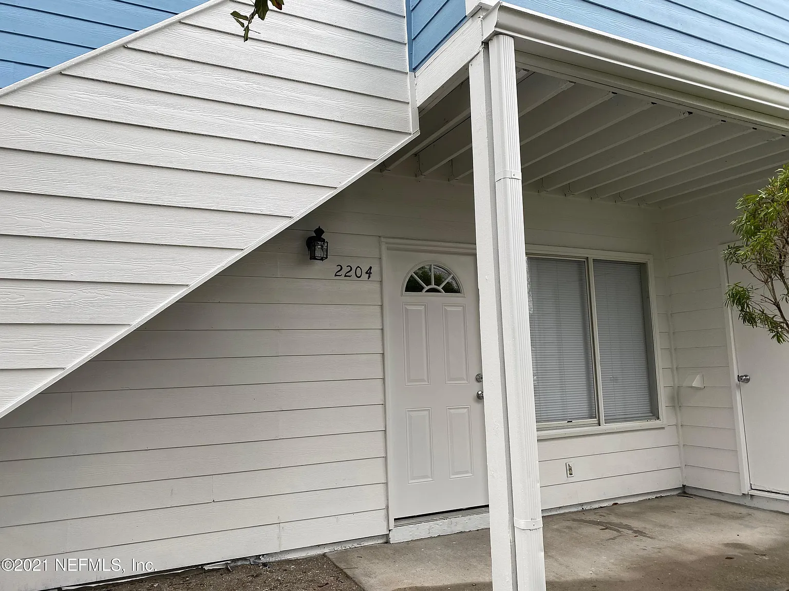 2 bed, 1.0 bath, 800 sqft, $1,399 — Photo 2