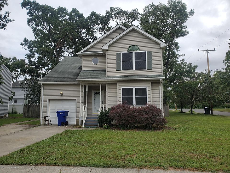 1st image of 1063 N Carolina Ct