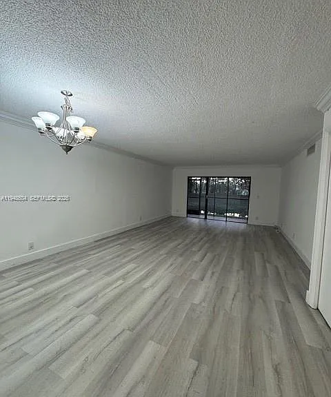 321 Lakeview Dr #105 — Photo 2