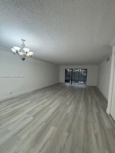 Building Photo - 321 Lakeview Dr #105