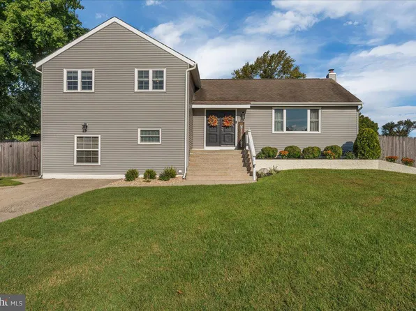 7 Surrey Ct, Berlin, NJ 08009