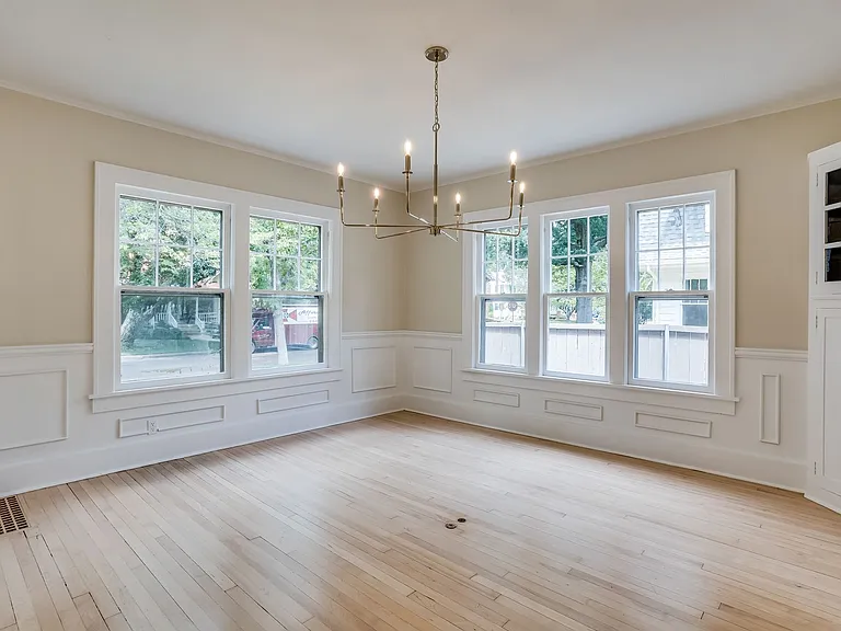 338 N Quentin St — Photo 6