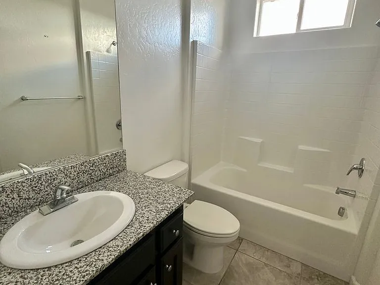 3233 N Kent St — Photo 7