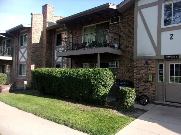 16W535 79th St APT 2-105, Willowbrook, IL 60527
