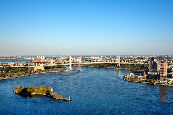 Rented by Douglas Elliman | media 40