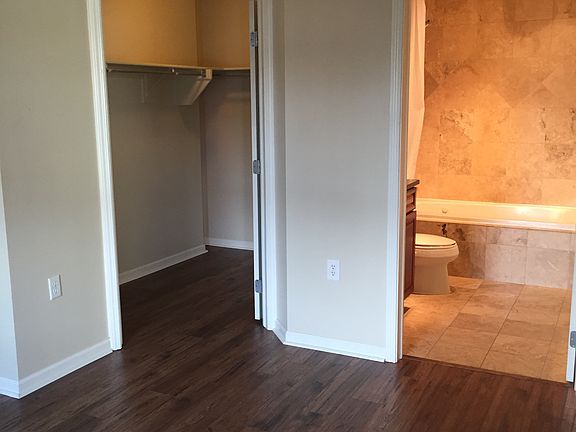 MB Walk-in Closet