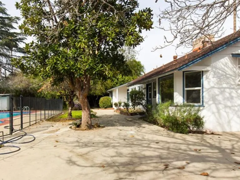 6215 Allott Ave — Photo 3