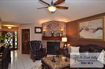 4th image of 1015 Pasadero Dr