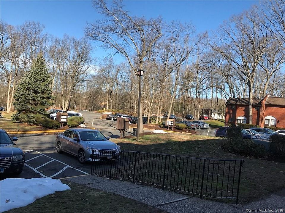 2nd image of 550 Darling St Unit 6G