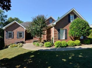 7703 Haw Meadows Dr, Kernersville, NC 27284