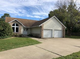 3298 E Andrew Rd, Sherman, IL 62684