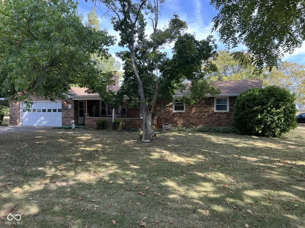 5196 Maple St, Straughn, IN 47387