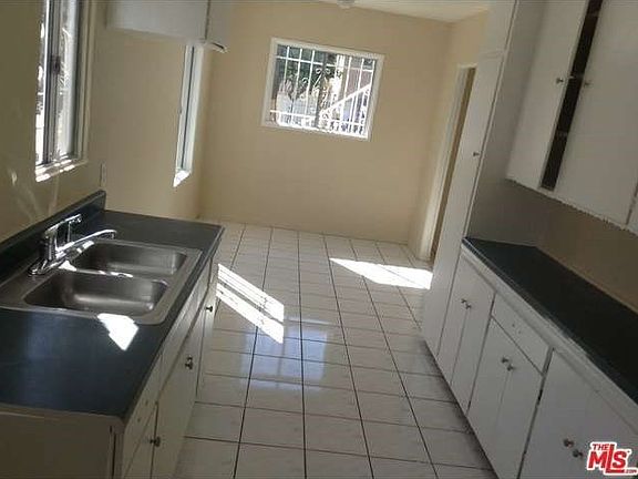 3rd image of 517 W 82nd St