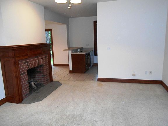 3rd image of 2502 Powell Ave APT 1