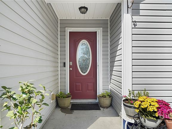 3rd image of 6 Twelve Oaks Road