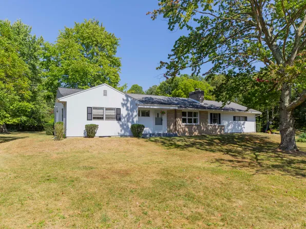 1407 Lykins Ln, Niles, MI 49120