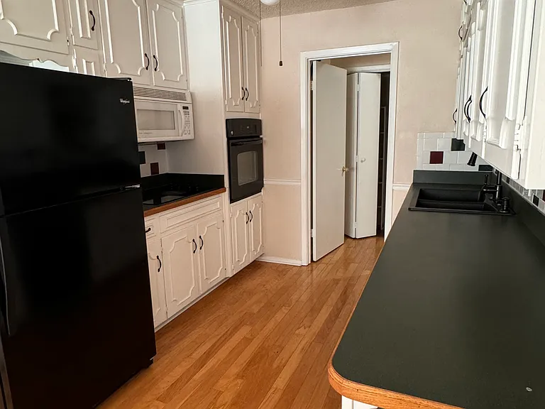 868 Chateau Valee Cir — Photo 12
