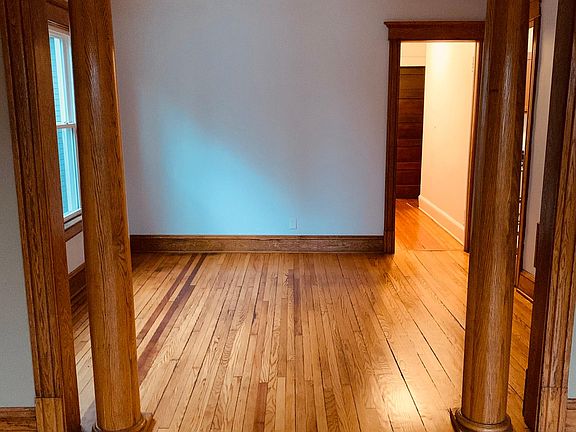 3rd image of 234 Oxford Ave
