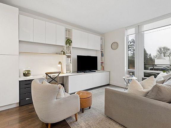 2nd image of 1550 Fern St #101