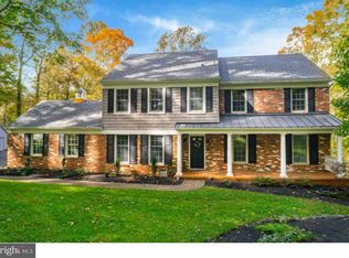 10 Tanglewood Dr, Rose Valley, PA 19086