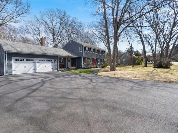 65 Pinecrest Dr, North Kingstown, RI 02852