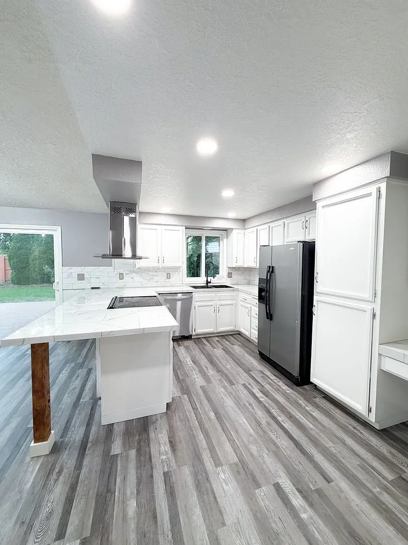 3 Bedroom West Salem Home with Large Fenced Backyard — Photo 4