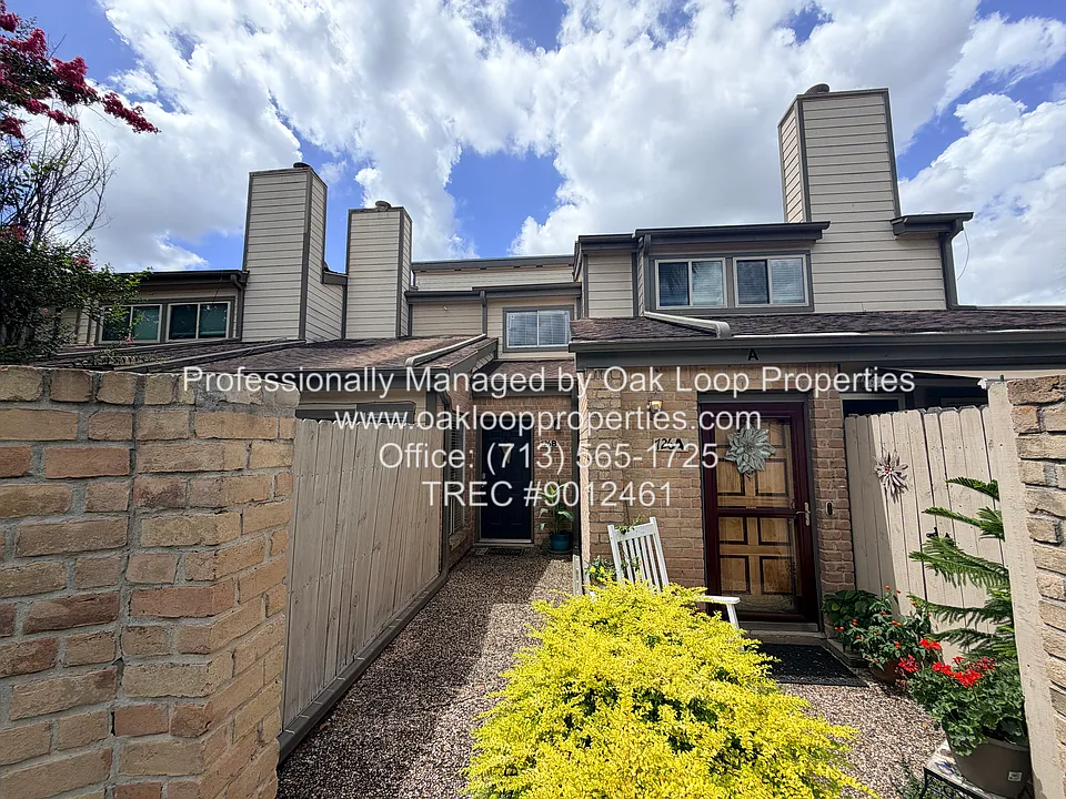 726 Country Place Dr #B