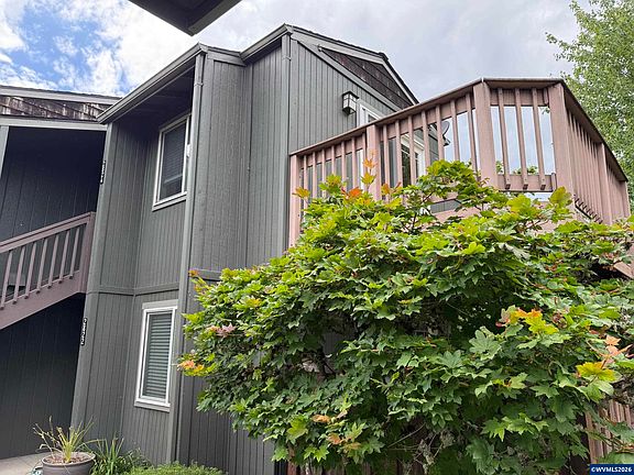 3rd image of 2824 Newton Pl