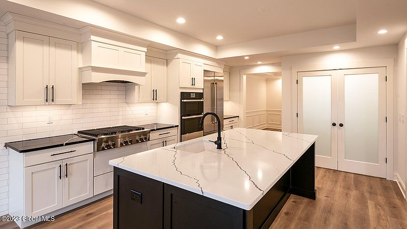 3rd image of 4 Espen Place